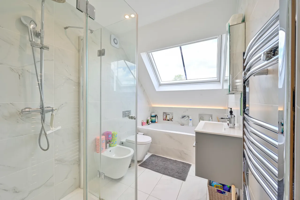 3 Swinburne Road, London, photo 6