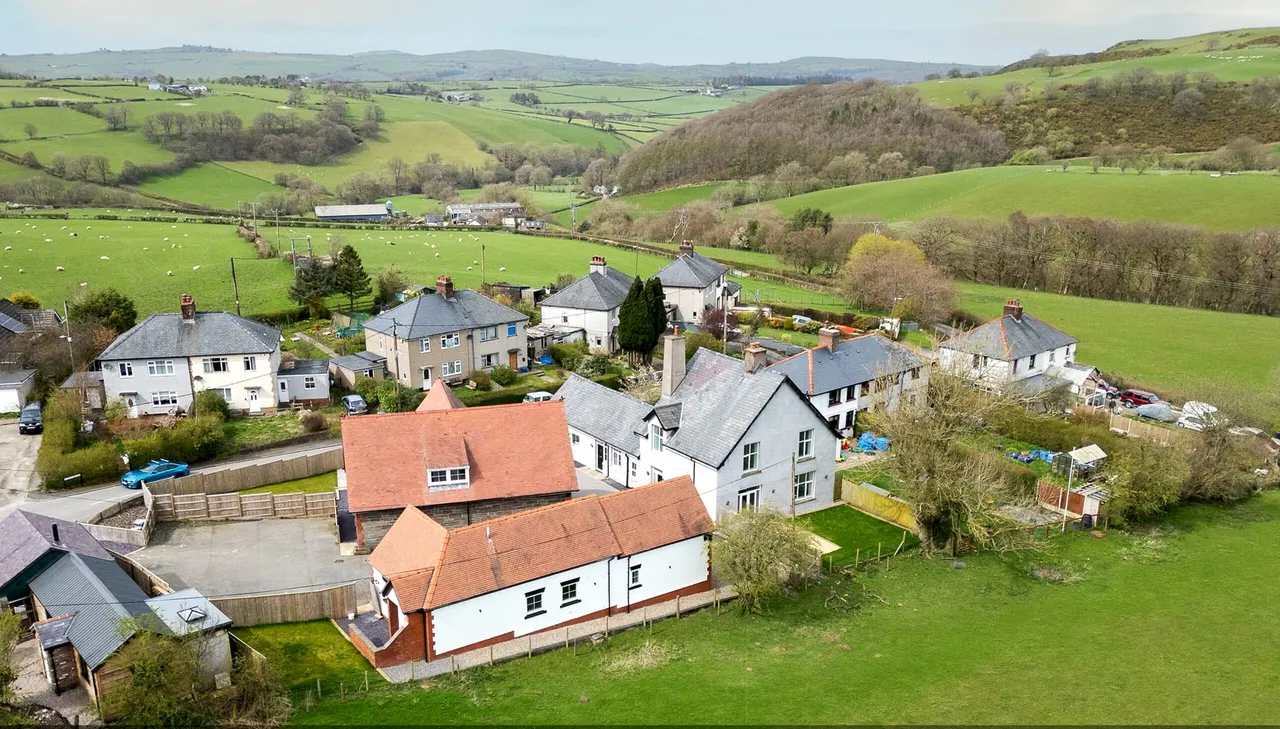 Golygfa Maes, Tan Y Fron, LL16, photo 3