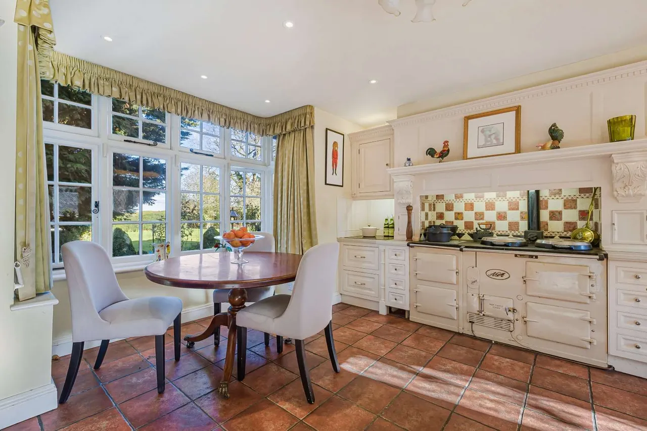 Old Hall Green, Ware, Hertfordshire, SG11 1DY, photo 5