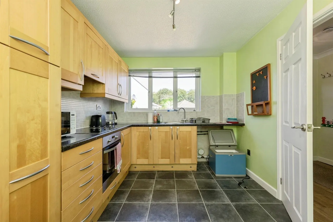 Sandringham Road, Stoke Gifford, Bristol, photo 7
