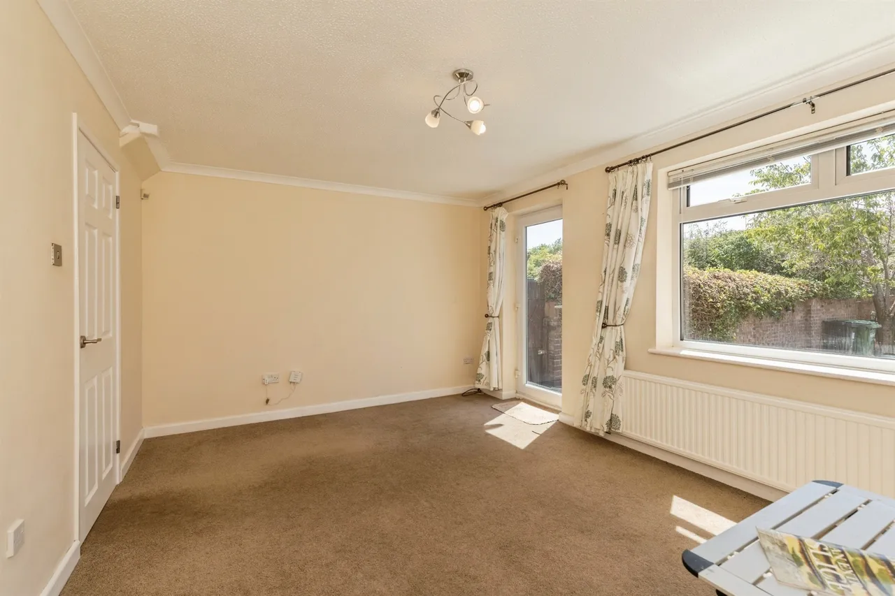 Sandringham Road, Stoke Gifford, Bristol, photo 3