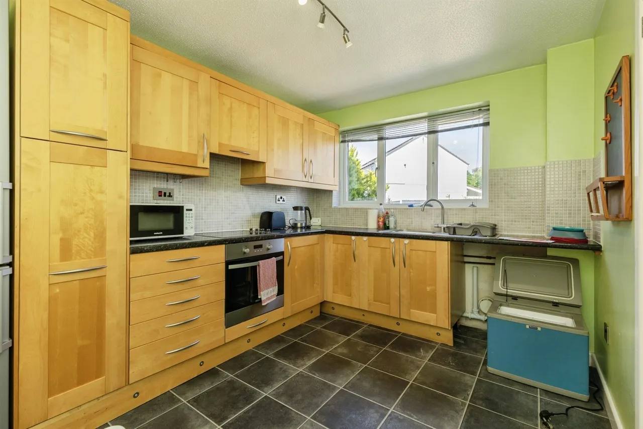 Sandringham Road, Stoke Gifford, Bristol, photo 9