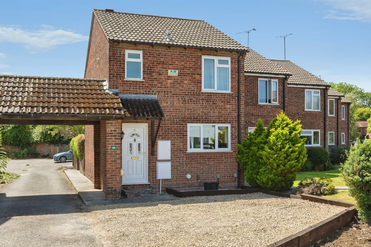 3 bed house for sale — Sandringham Road, Stoke Gifford, Bristol