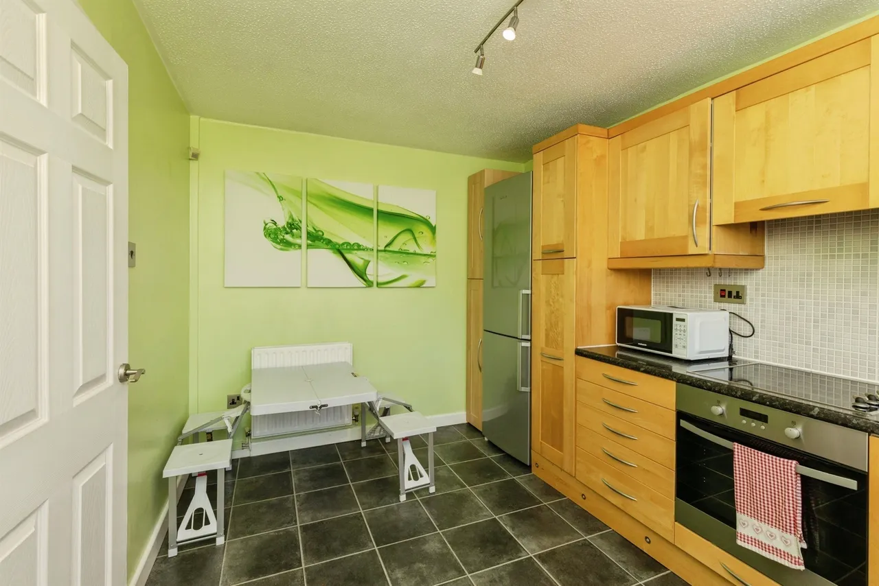 Sandringham Road, Stoke Gifford, Bristol, photo 5