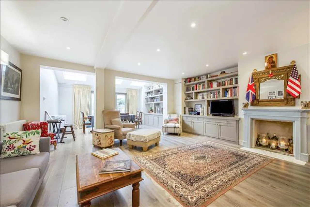 4 bed house for sale, Norley Vale, London