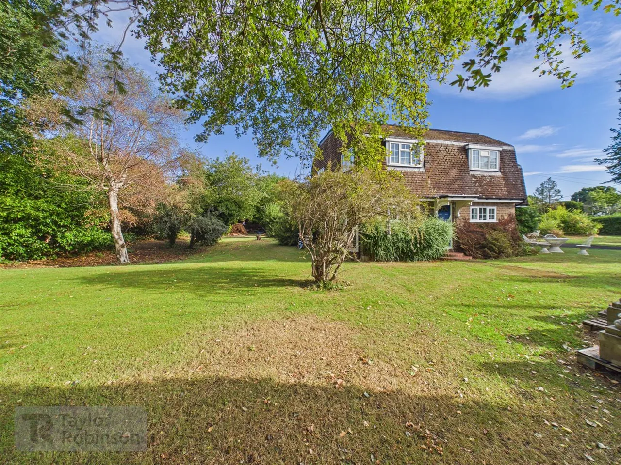North Road, Three Bridges, RH10, photo 2