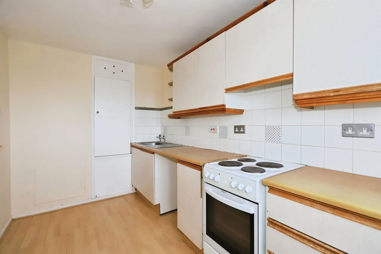 St. Cecilia Close, Kidderminster, DY10, photo 6
