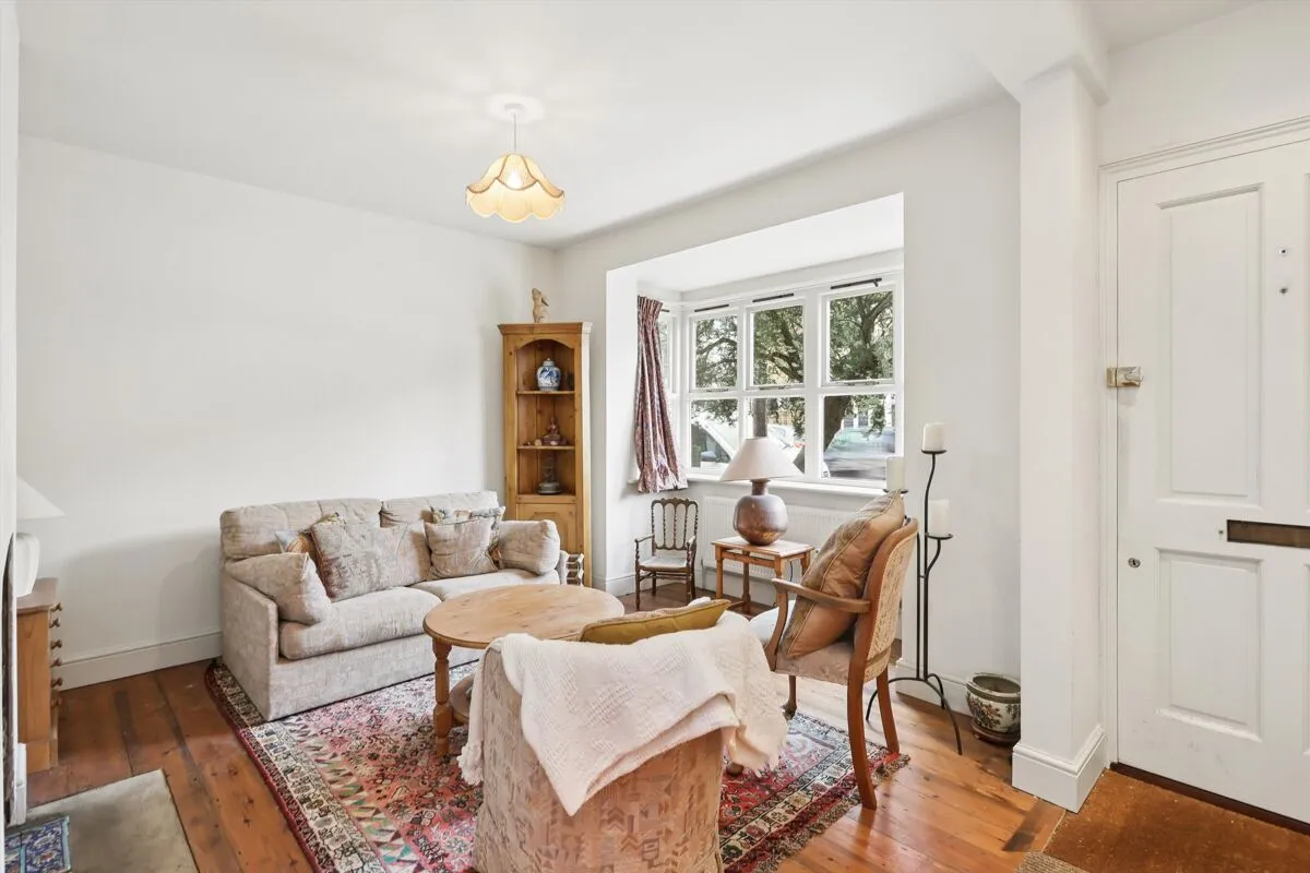 Wolsey Road, Esher, KT10, photo 3