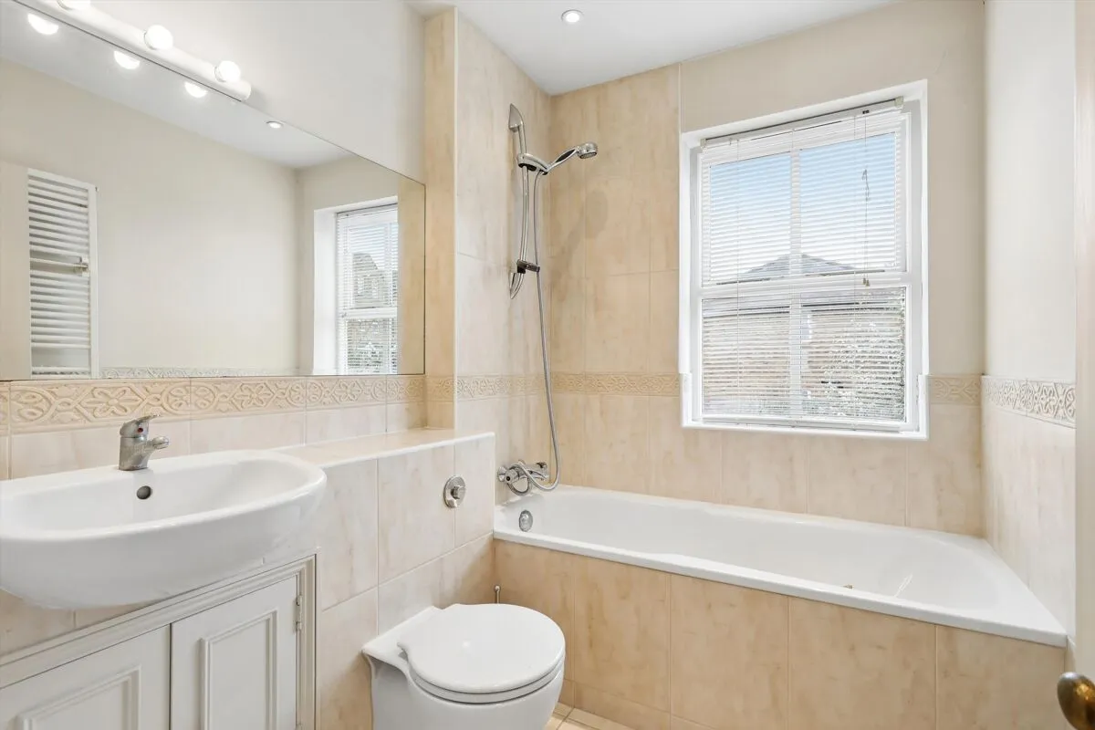 Wolsey Road, Esher, KT10, photo 9