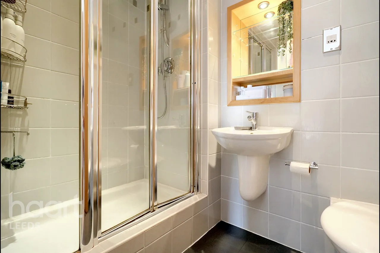 Bowman Lane, Leeds, LS10, photo 12