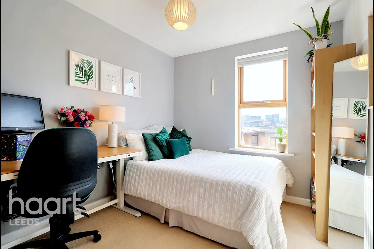 Bowman Lane, Leeds, LS10, photo 13