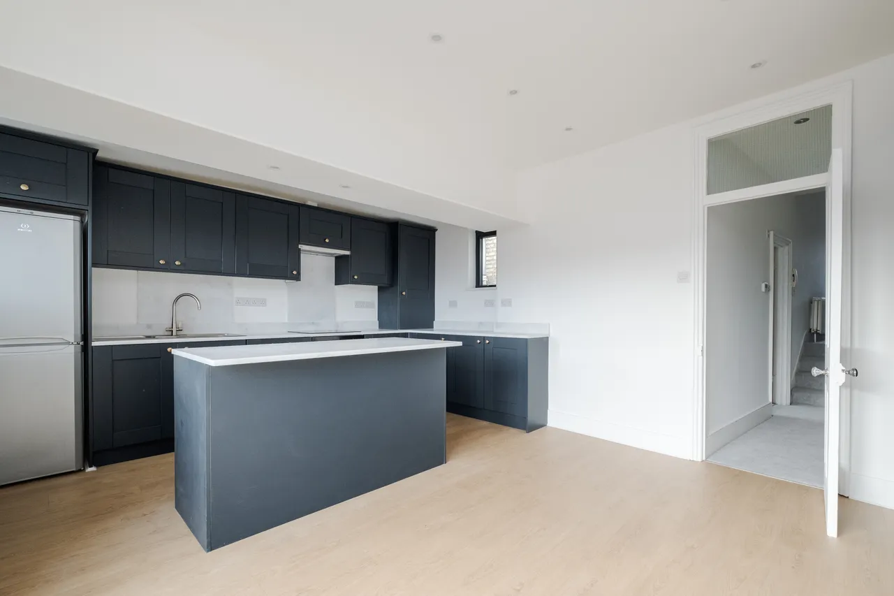 Alexandra Park Road, London, N10, photo 12