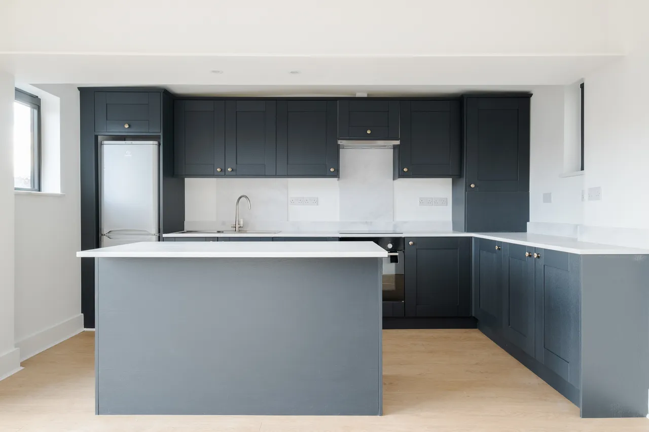 Alexandra Park Road, London, N10, photo 5