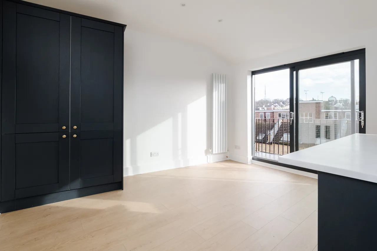 Alexandra Park Road, London, N10, photo 6