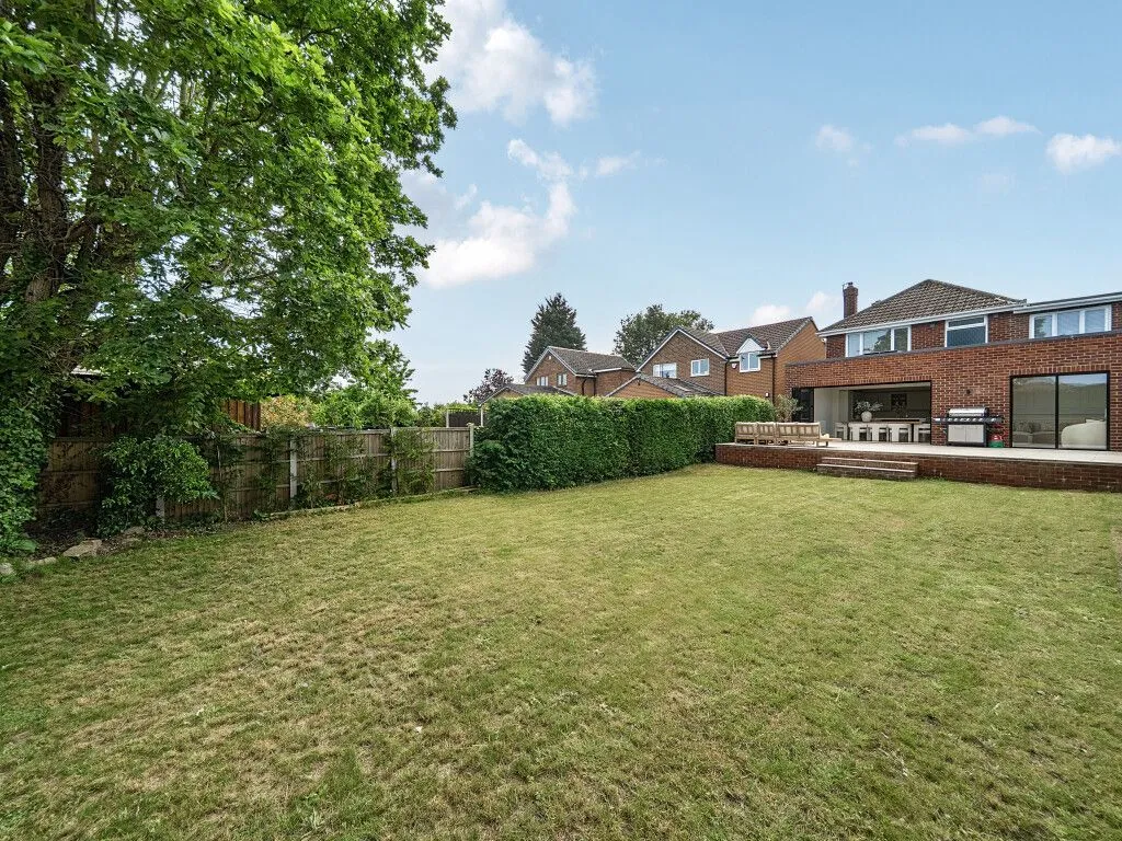 Chevet Grove, Wakefield, WF2, photo 21