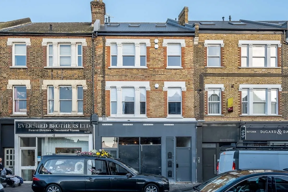 Garratt Lane, London, SW18, photo 5
