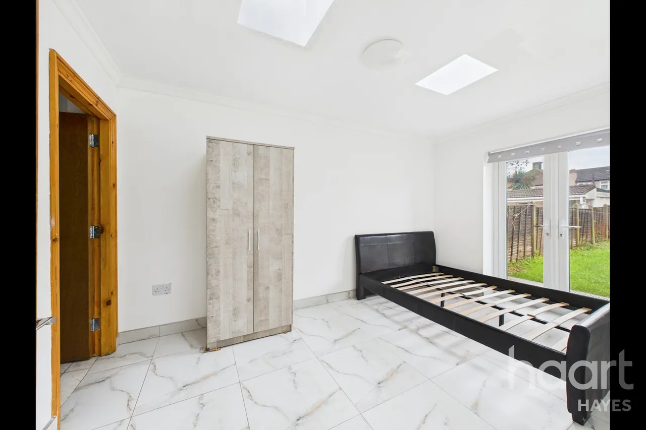 Shepiston Lane, Hayes, UB3, photo 14