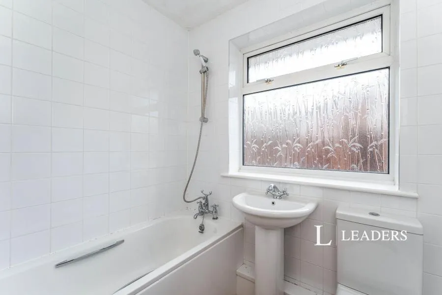 Yewdale Drive, Whitby, CH66, photo 8