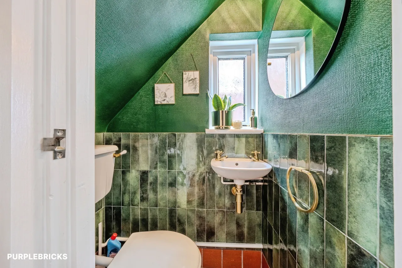 Laurel Road, Newport, NP10, photo 3