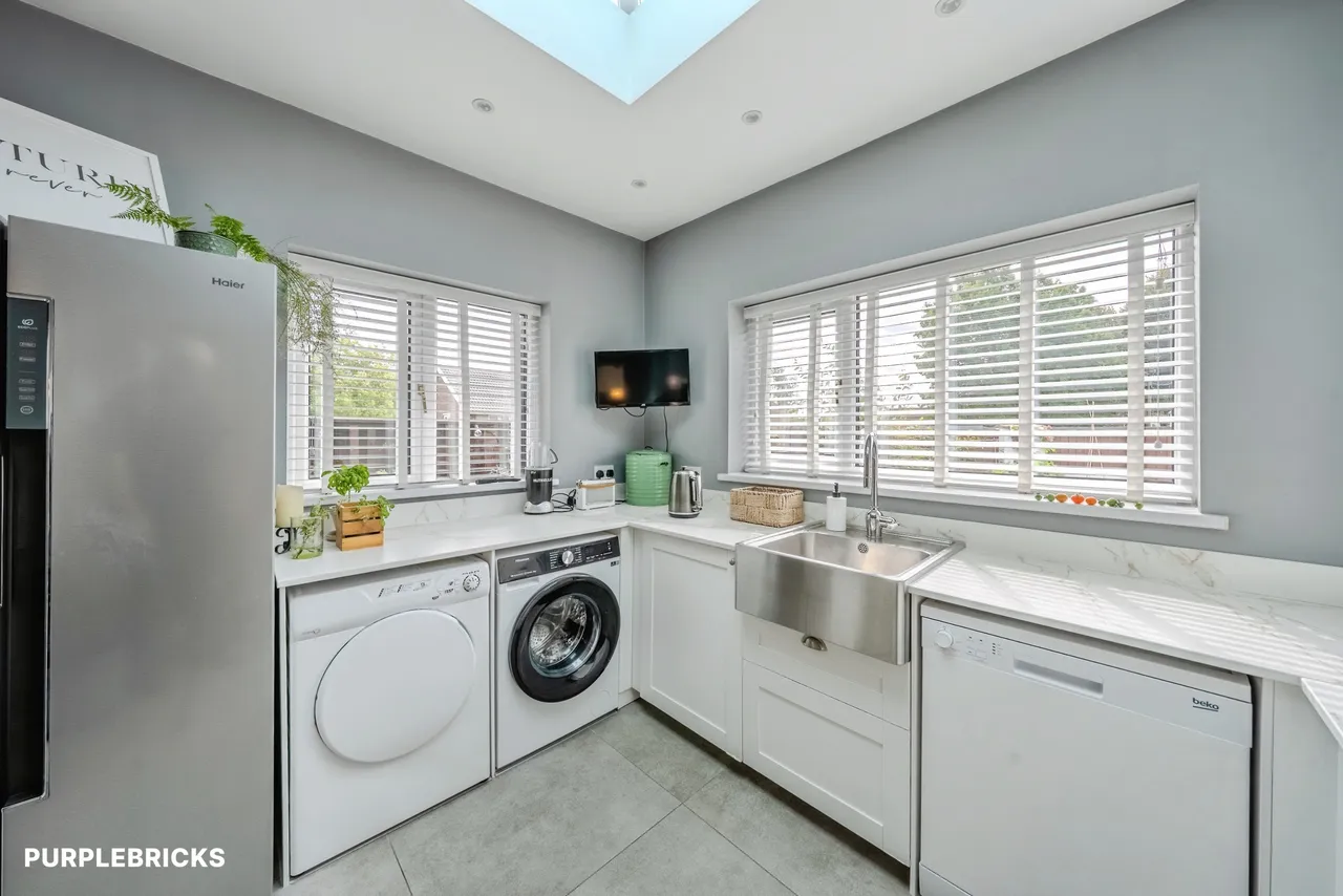 Laurel Road, Newport, NP10, photo 9