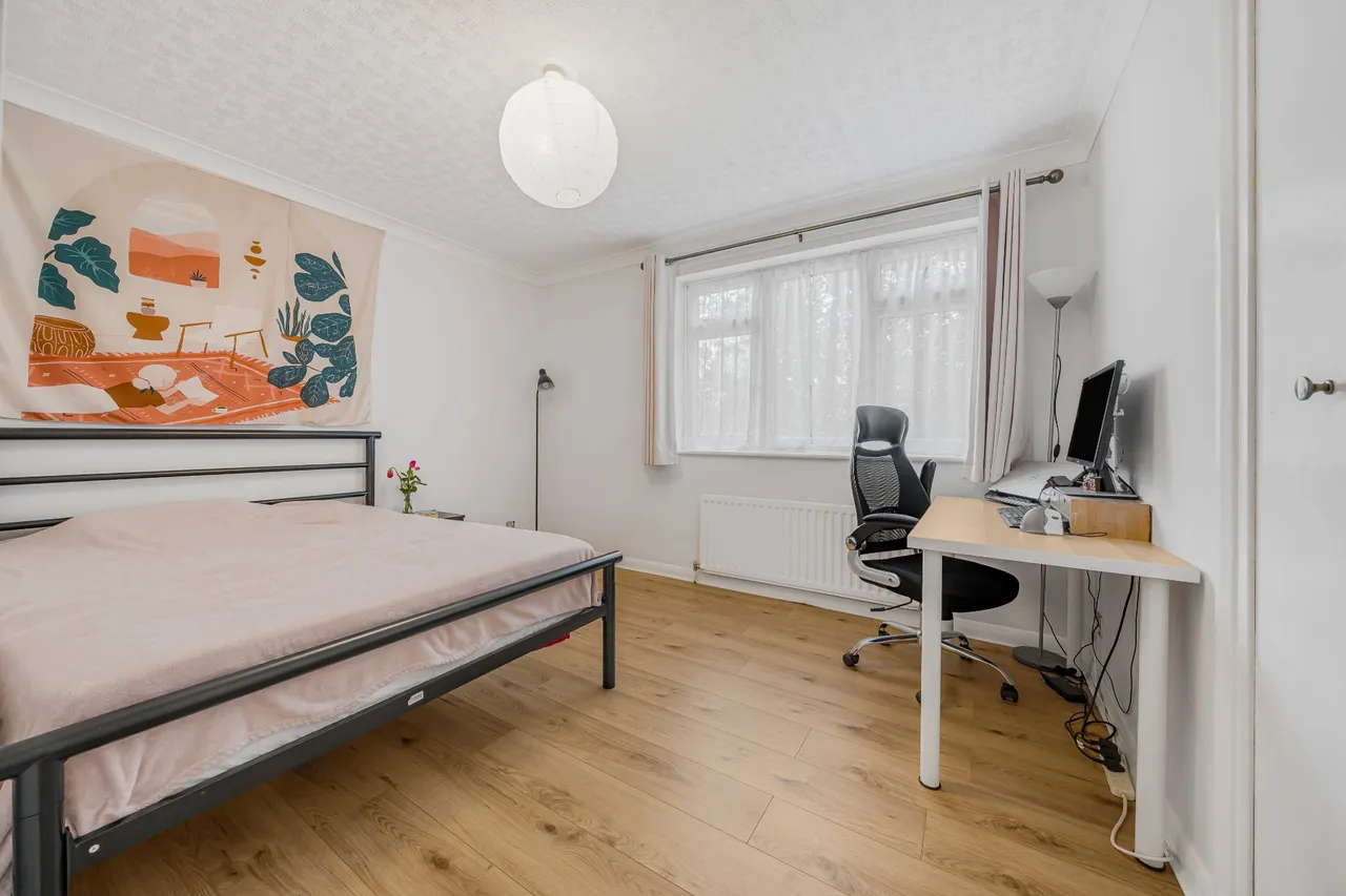 Woodside, Walton On Thames, KT12, photo 9
