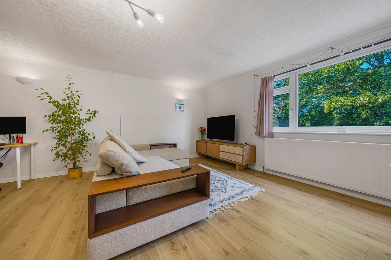 Woodside, Walton On Thames, KT12, photo 10
