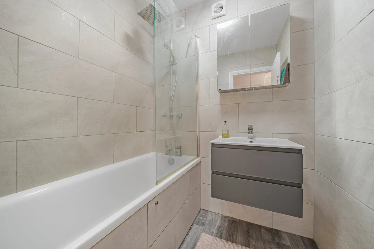 Woodside, Walton On Thames, KT12, photo 8