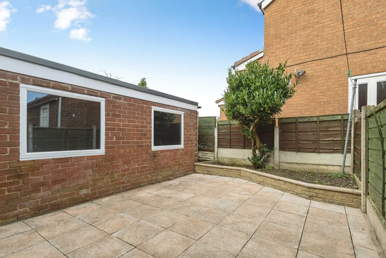 Carlisle Crescent, Ashton-under-Lyne, Greater Manchester, OL6, photo 13