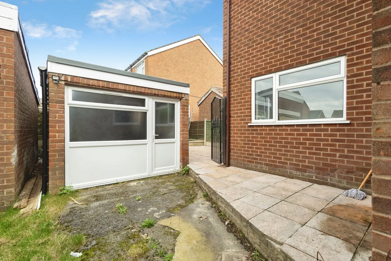 Carlisle Crescent, Ashton-under-Lyne, Greater Manchester, OL6, photo 15