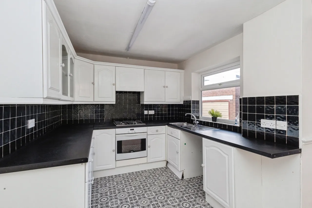 Carlisle Crescent, Ashton-under-Lyne, Greater Manchester, OL6, photo 5