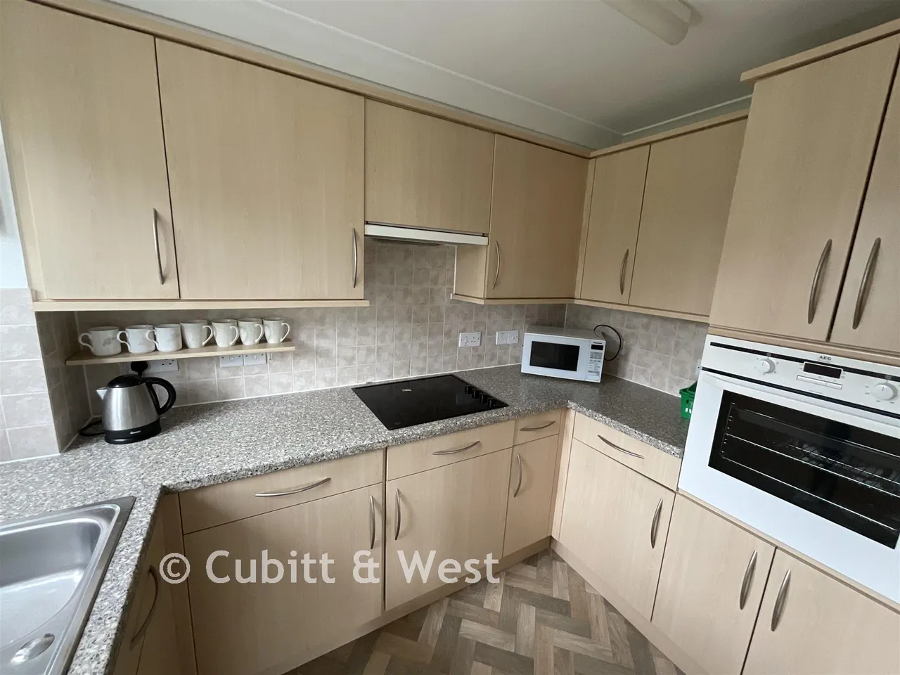 Kings Road, Horsham, RH13, photo 4