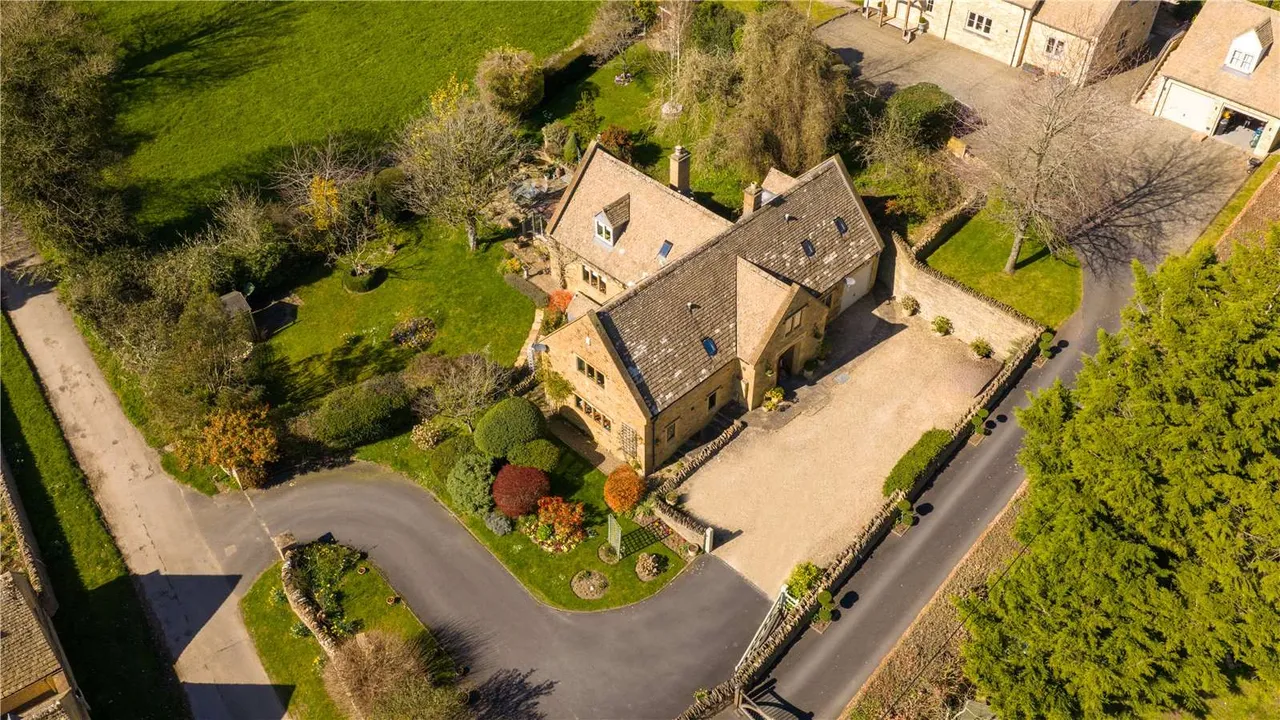 Maugersbury, Stow-On-The-Wold, Gloucestershire, GL54 1HR, photo 2