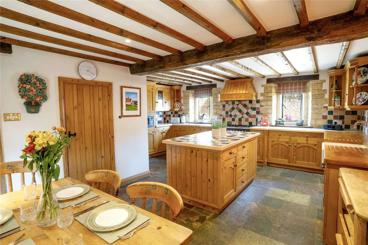 Maugersbury, Stow-On-The-Wold, Gloucestershire, GL54 1HR, photo 6