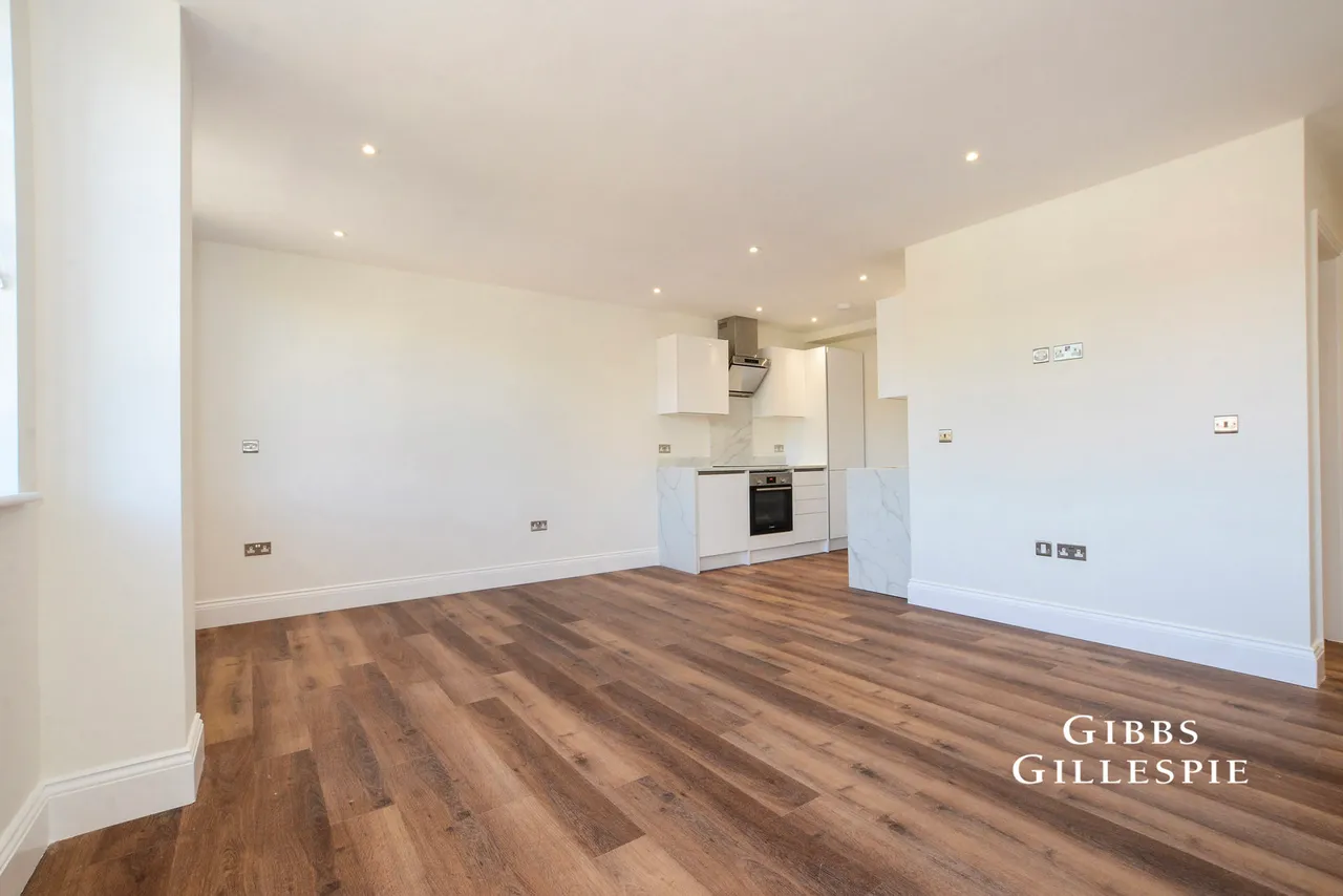 High Street, Rickmansworth Fees Apply, WD3, photo 2
