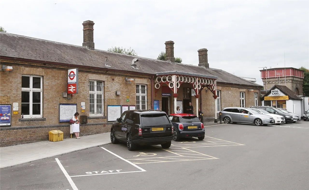 High Street, Rickmansworth Fees Apply, WD3, photo 10