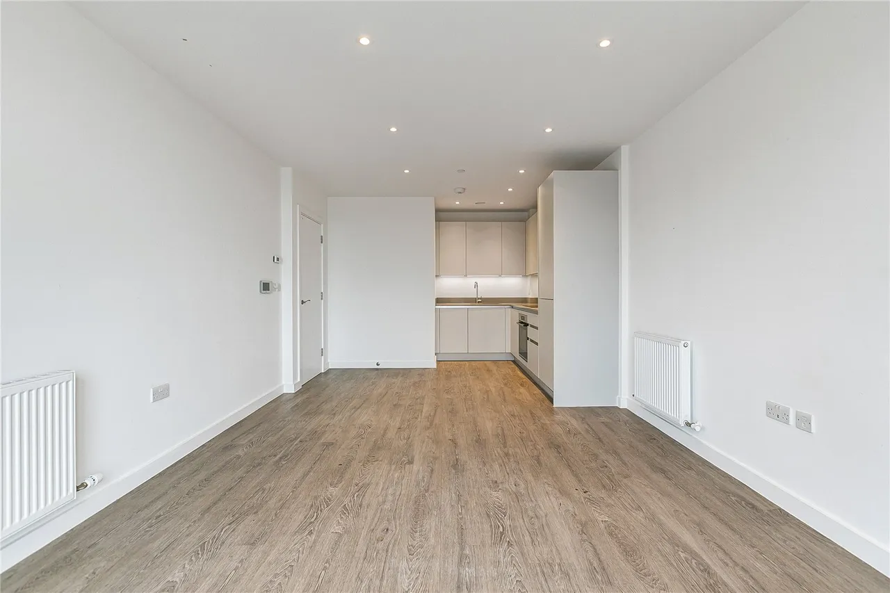 Commerce Road, Brentford, TW8, photo 3
