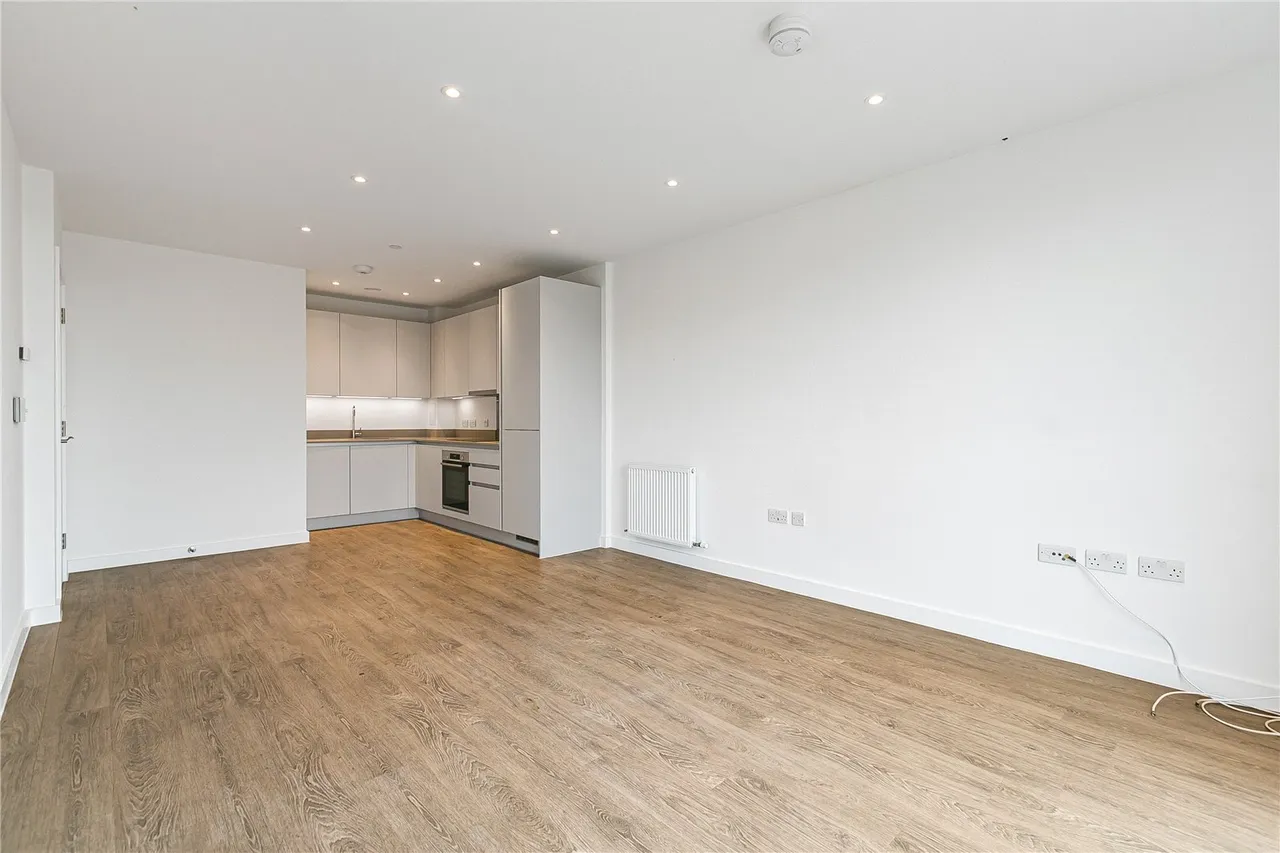Commerce Road, Brentford, TW8, photo 15