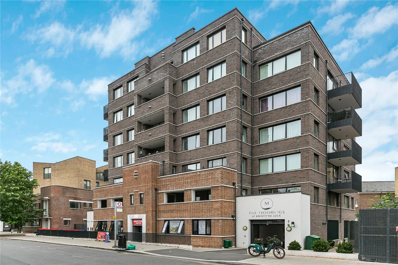 Commerce Road, Brentford, TW8, photo 12