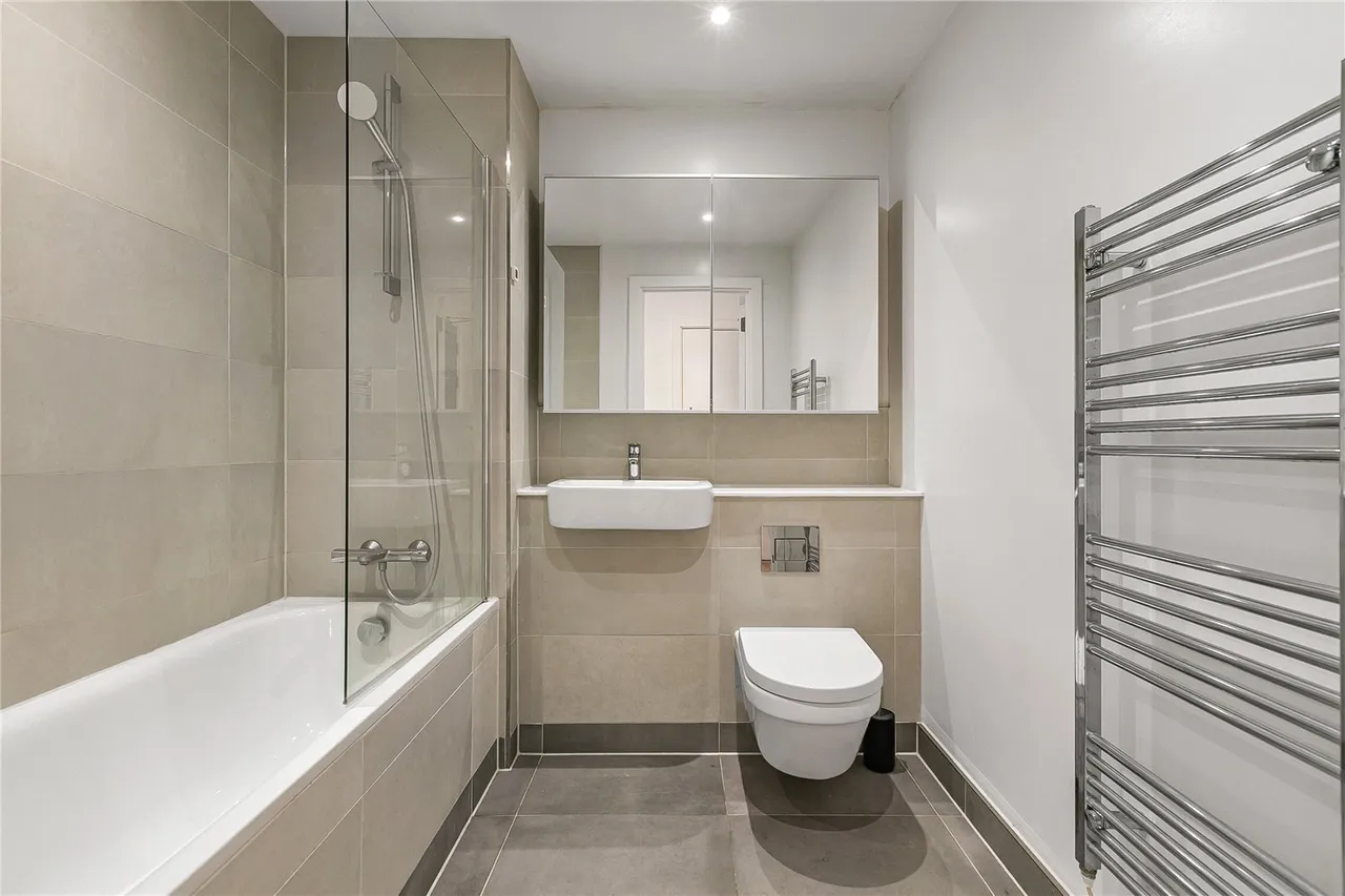 Commerce Road, Brentford, TW8, photo 7
