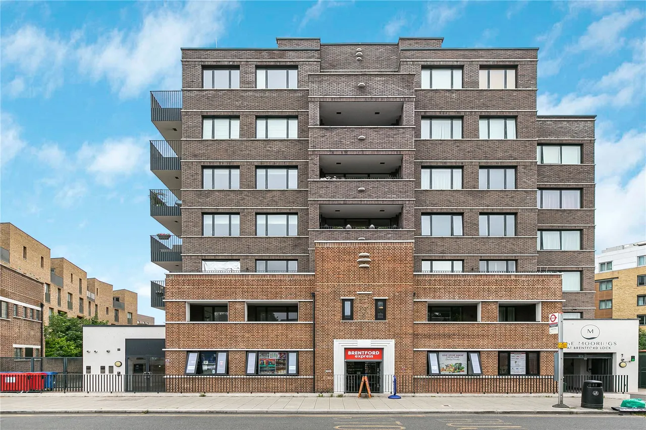 Commerce Road, Brentford, TW8, photo 11
