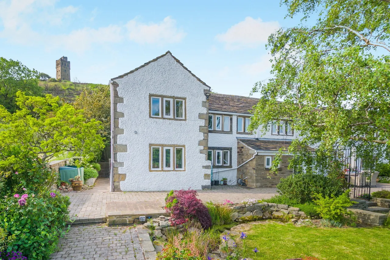 Lumb Lane, Castle Hill, HD4, photo 5