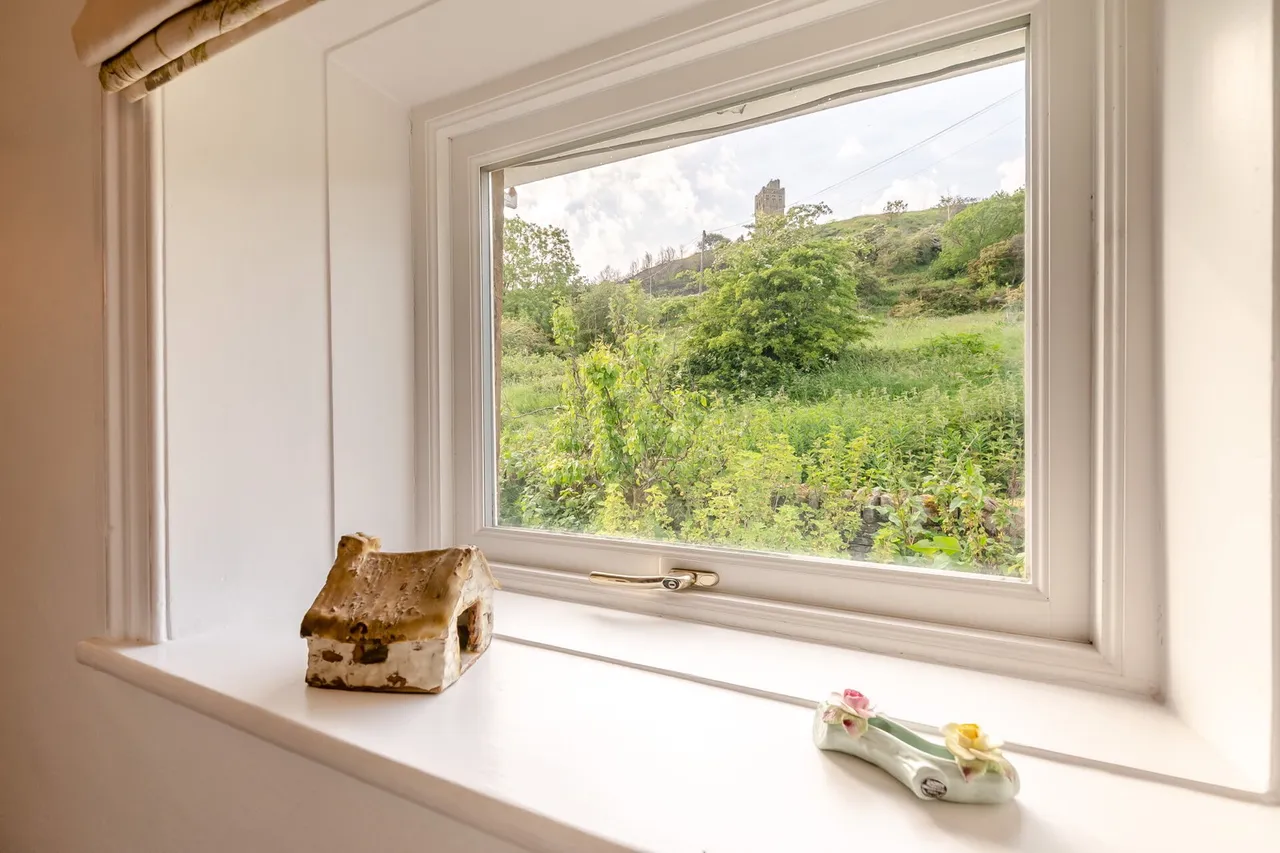Lumb Lane, Castle Hill, HD4, photo 22