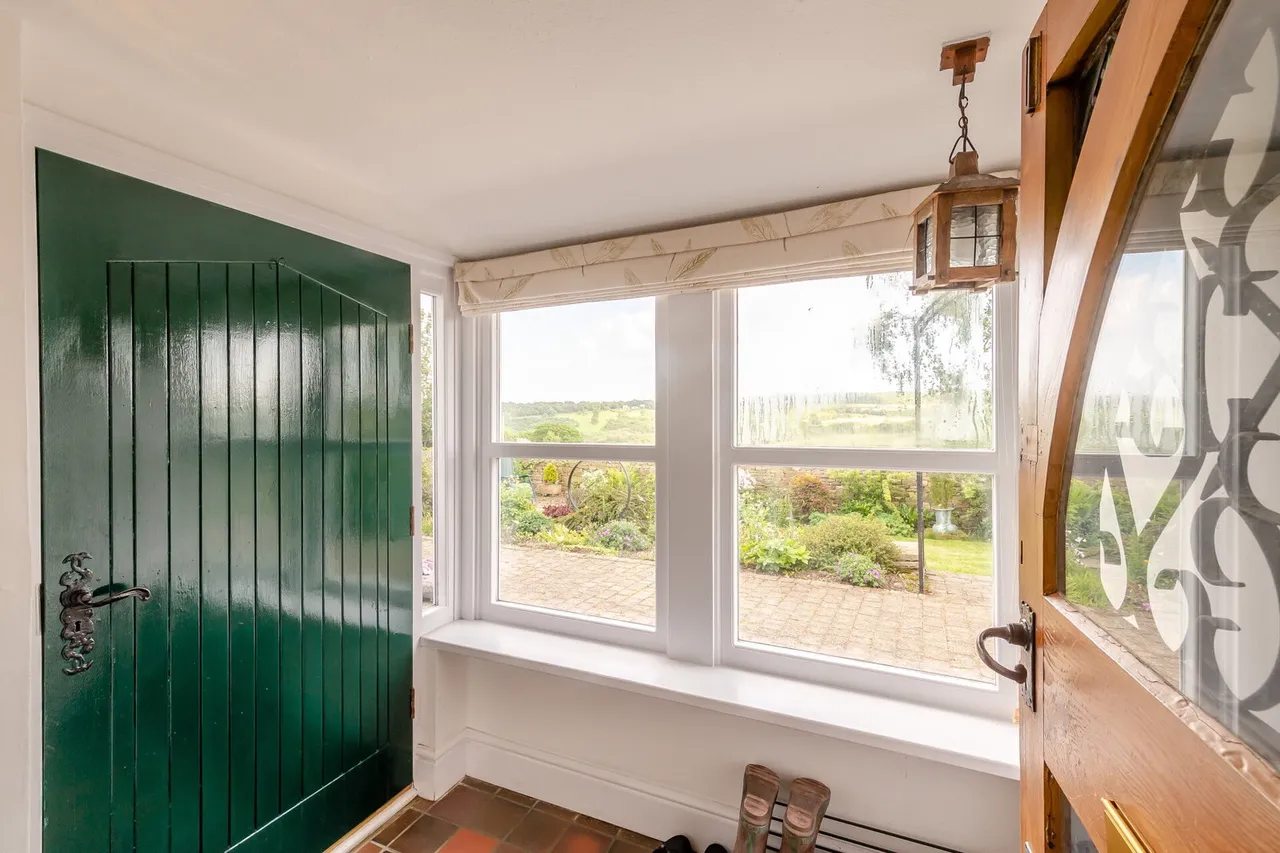 Lumb Lane, Castle Hill, HD4, photo 8