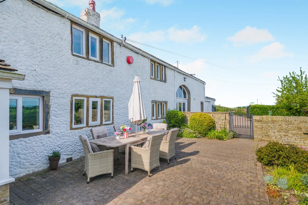 Lumb Lane, Castle Hill, HD4, photo 4