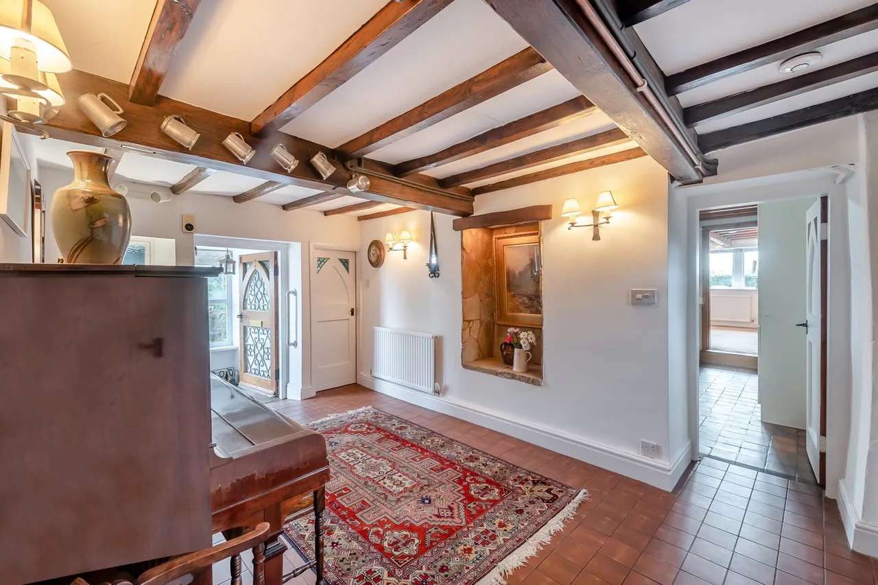 Lumb Lane, Castle Hill, HD4, photo 9