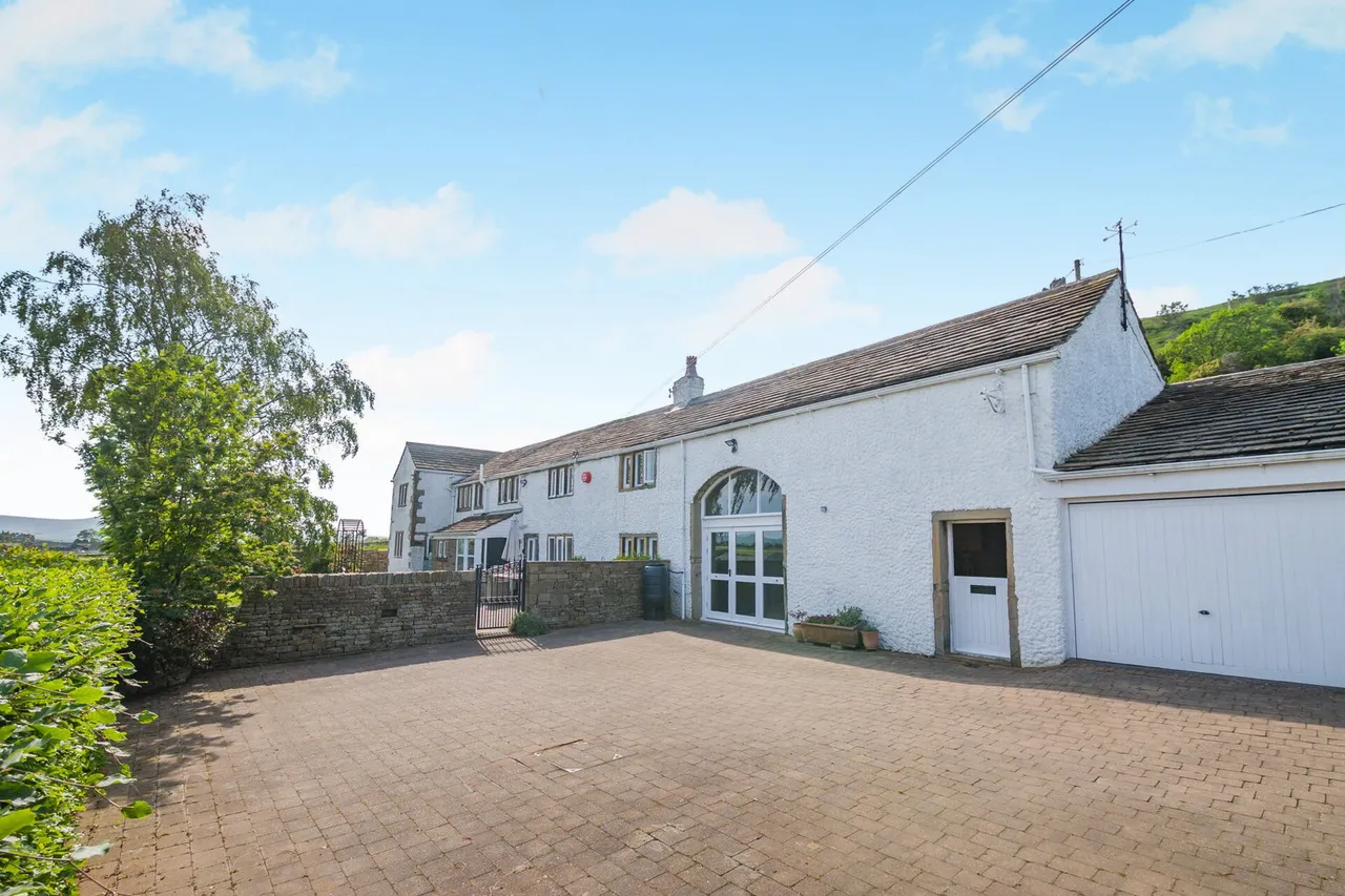 Lumb Lane, Castle Hill, HD4, photo 6
