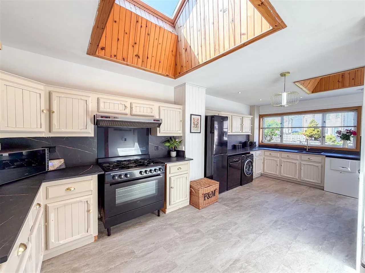 Livingstone Gardens, Larkhall, Larkhall, ML9 2EG, photo 13
