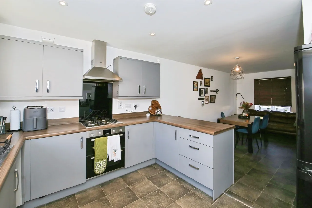 Longland Crescent, Ramsey, Huntingdon, photo 6