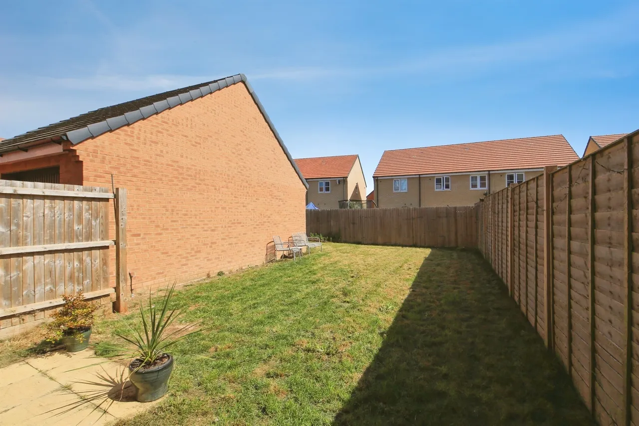 Longland Crescent, Ramsey, Huntingdon, photo 3