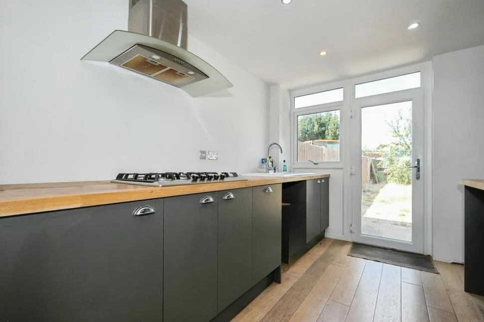 Hythe Crescent, Seaford, East Sussex, BN25, photo 10